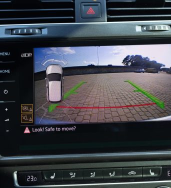 rear-view-monitor-car-reverse-system-car-display-rear-view-camera-parking-assistant-inside